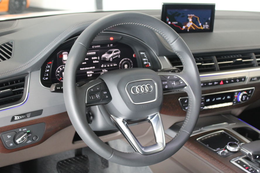 Audi Q7 55 Tfsi Quat 333hp Luxury Design Ref 5517