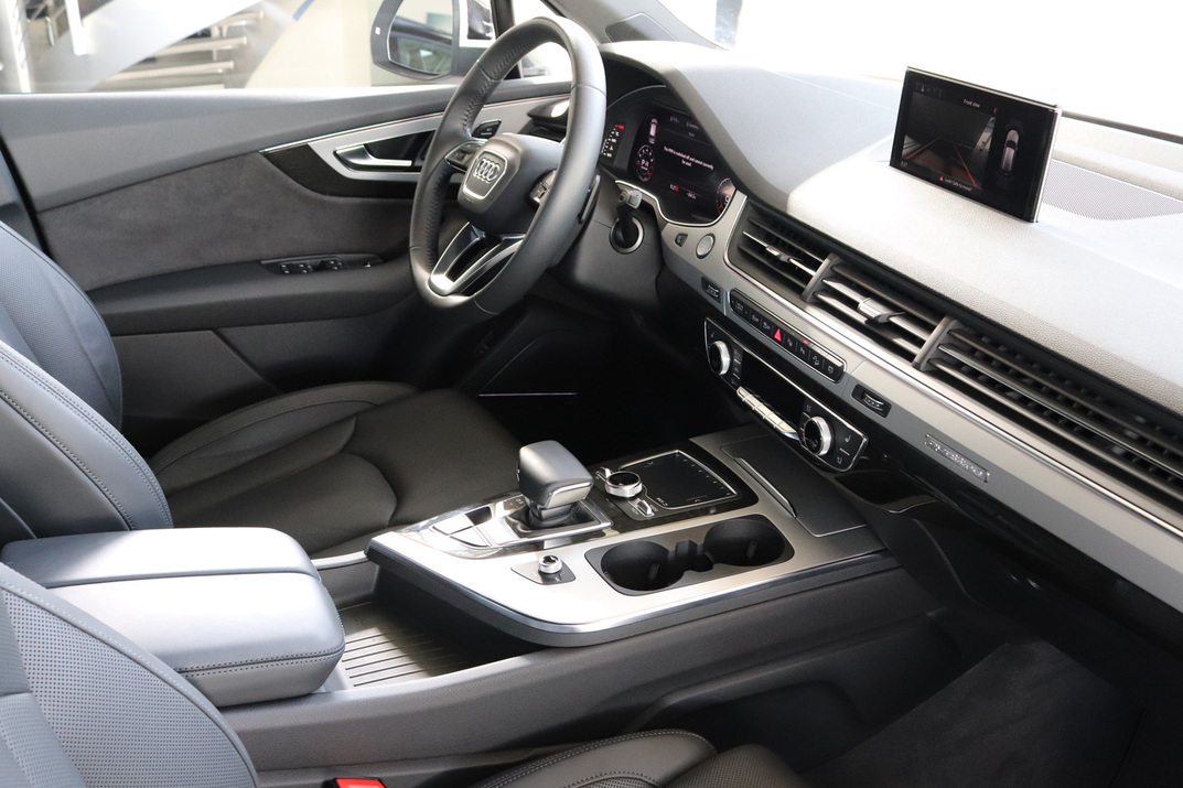 Audi Q7 45 Tfsi Quattro Luxury Package Pre Owned Audi