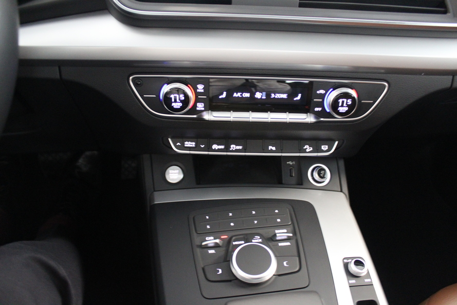 Audi Q5 Quattro 252hp Ref 5626 2018 Pre Owned Audi
