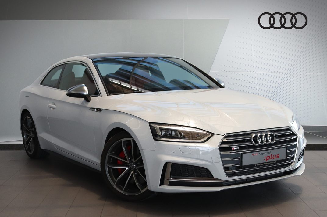 Audi S5 quattro